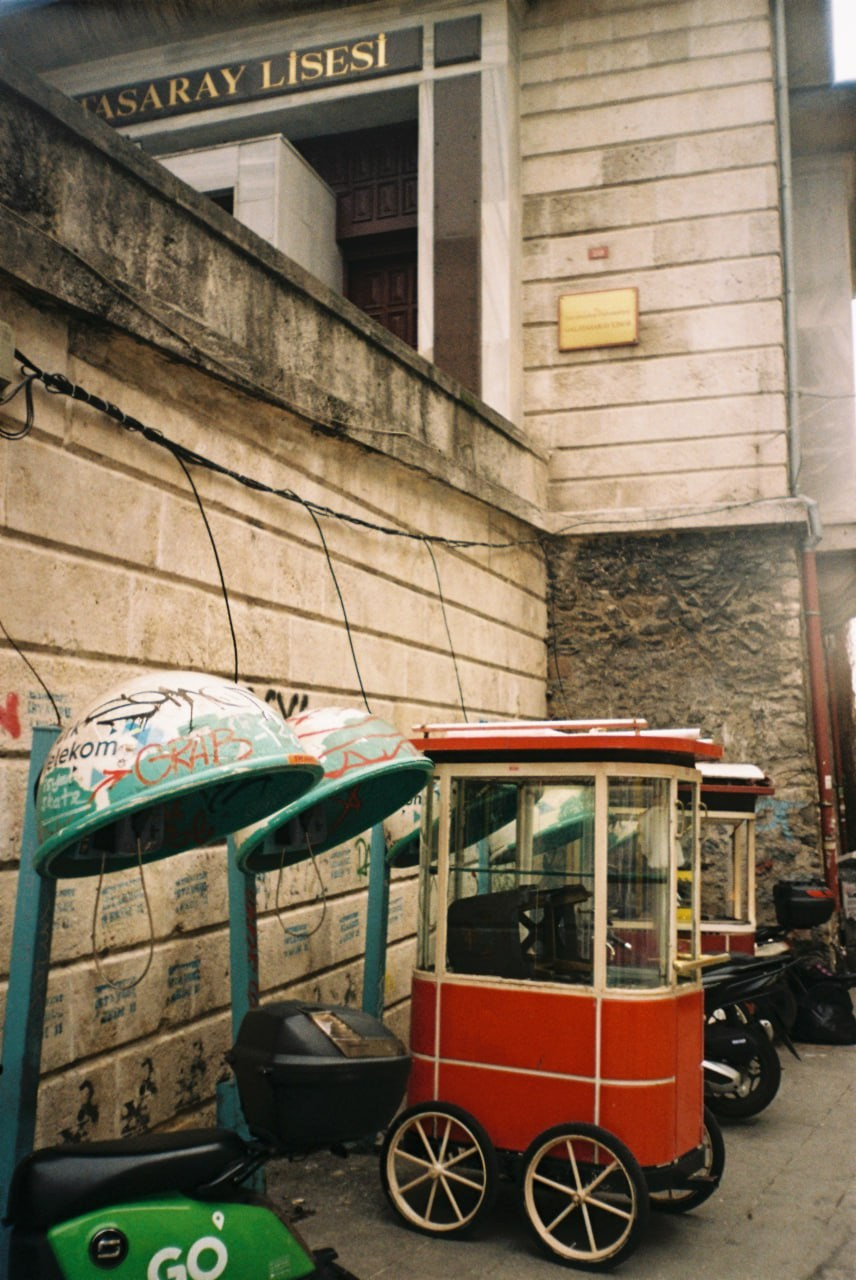 Плёночные воспоминания. Портретный и коллажный фотограф из Москвы