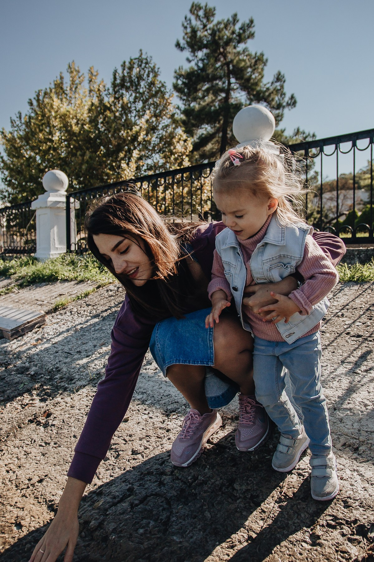 Даша с малышкой — улыбки у воды. Семейный фотограф Новороссийск, Анапа, Геленджик — Юлия Давыдова