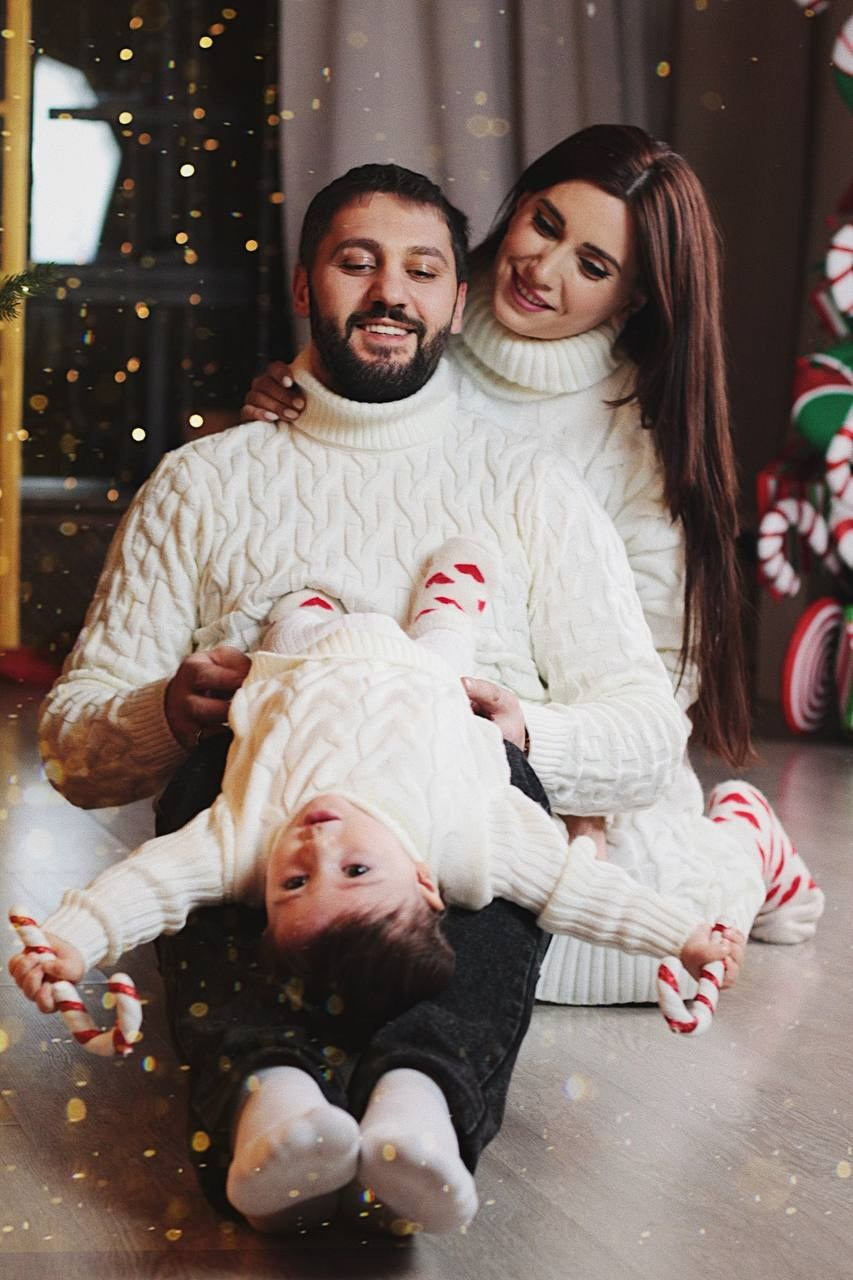 Задик и Нара. Новогодняя. Студия. Фотограф Пирумян Анна. г. Сургут, г. Воронеж