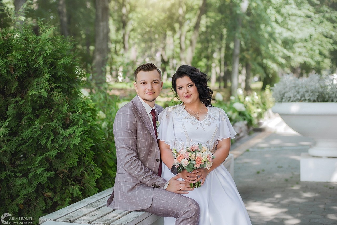 Примеры свадебных платьев. Модельер Евгений Бременев