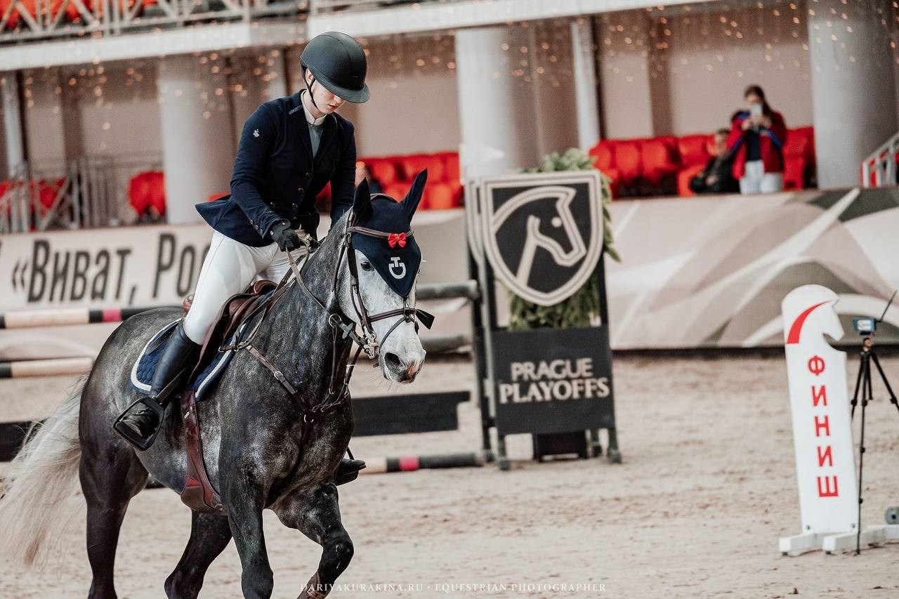 СОРЕВНОВАНИЯ ПО КОНКУРУ, ПОСВЯЩЕННЫЕ ДНЮ ПОБЕДЫ — КСК «ВИВАТ, Россия!». Куракина Дарья • Конный фотограф
