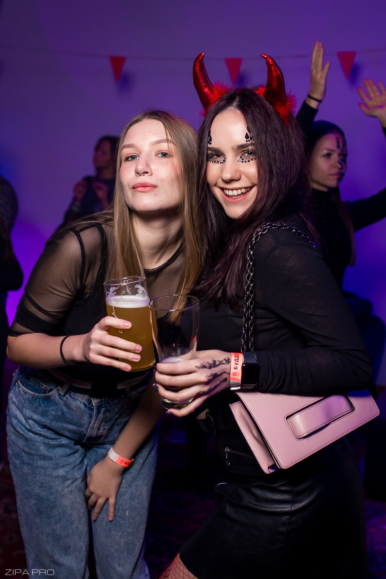 Бар «Buddu tut». Фотограф Zipa Pro