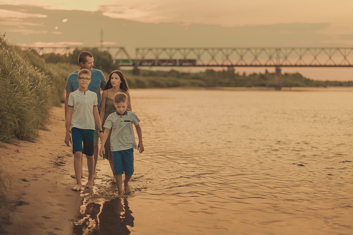 Тарас и Алеся. Вечерняя прогулка. Семейный, детский, свадебный фотограф по всей РБ Валера Михневич