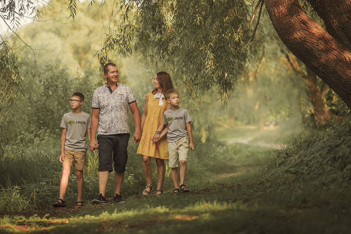 Тарас и Алеся. Вечерняя прогулка. Семейный, детский, свадебный фотограф по всей РБ Валера Михневич