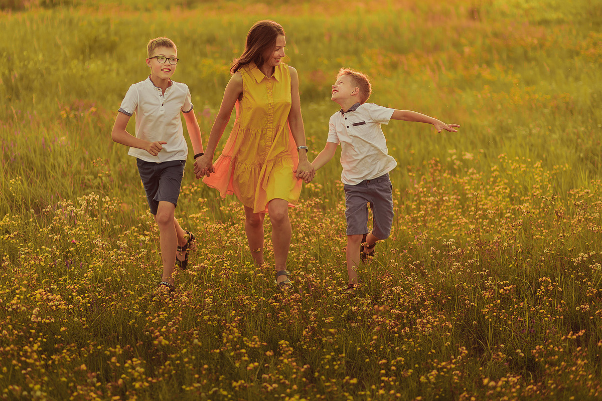 Тарас и Алеся. Вечерняя прогулка. Семейный, детский, свадебный фотограф по всей РБ Валера Михневич