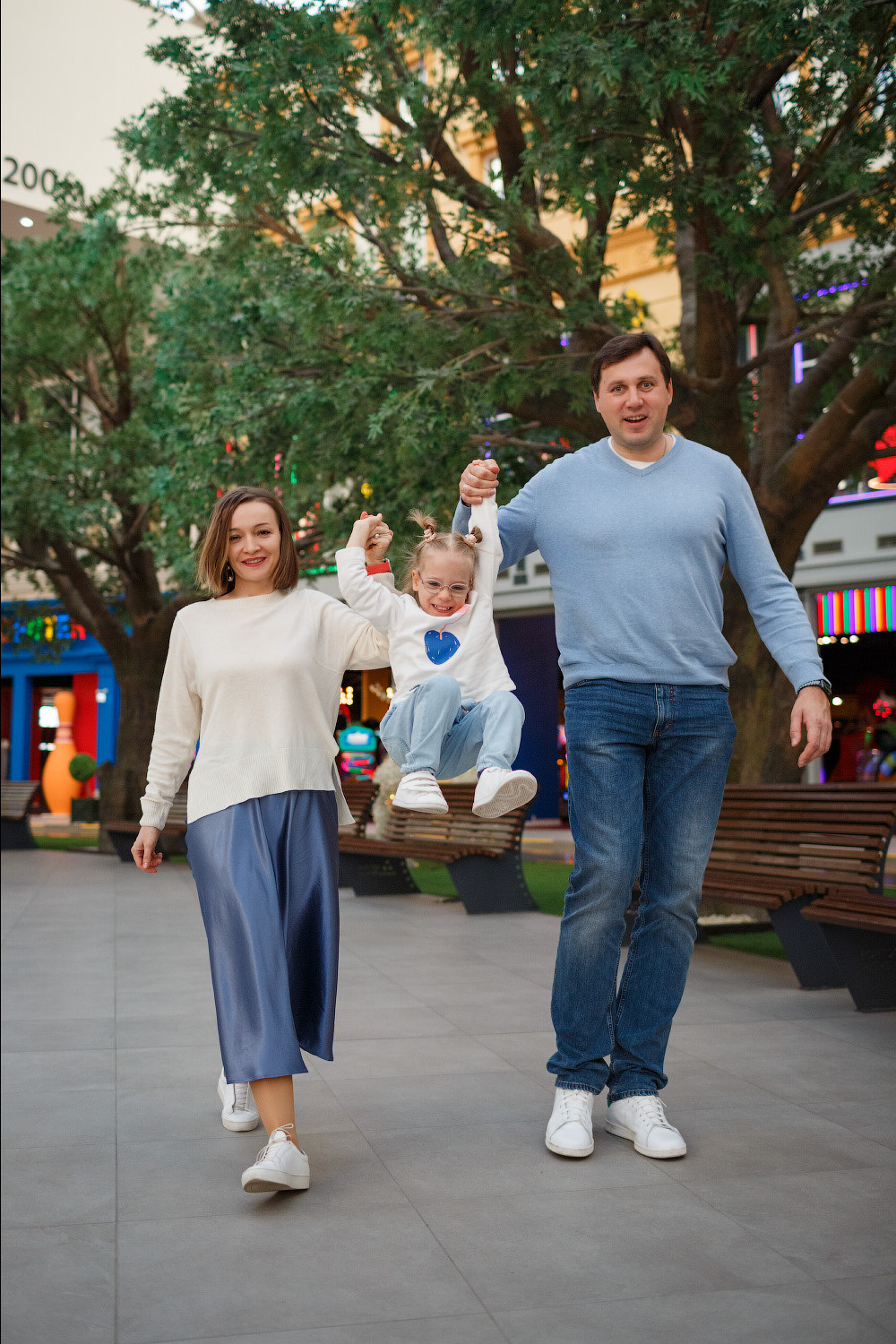 Семейная прогулка и фотосессия в парке развлечений Остров Мечты