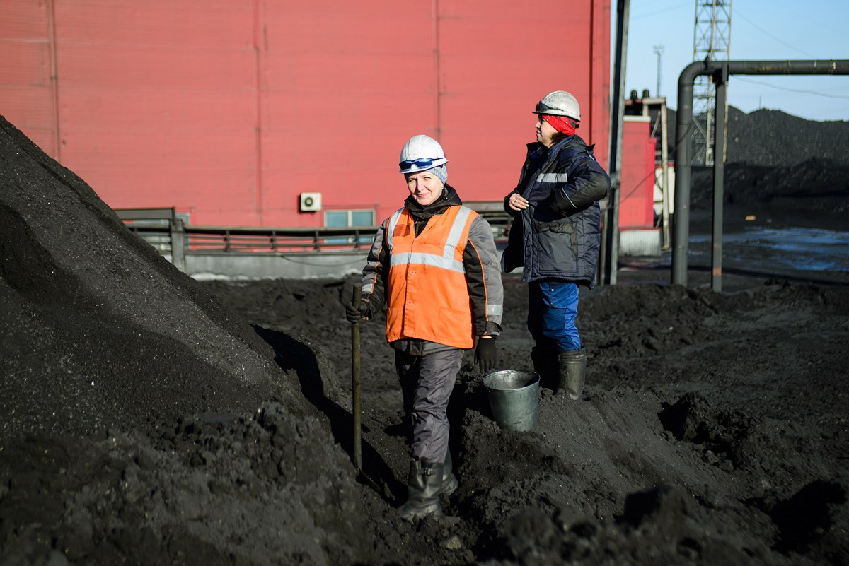 СИБАНТРАЦИТ угольный разрез. Фотограф Сергей Сергеев