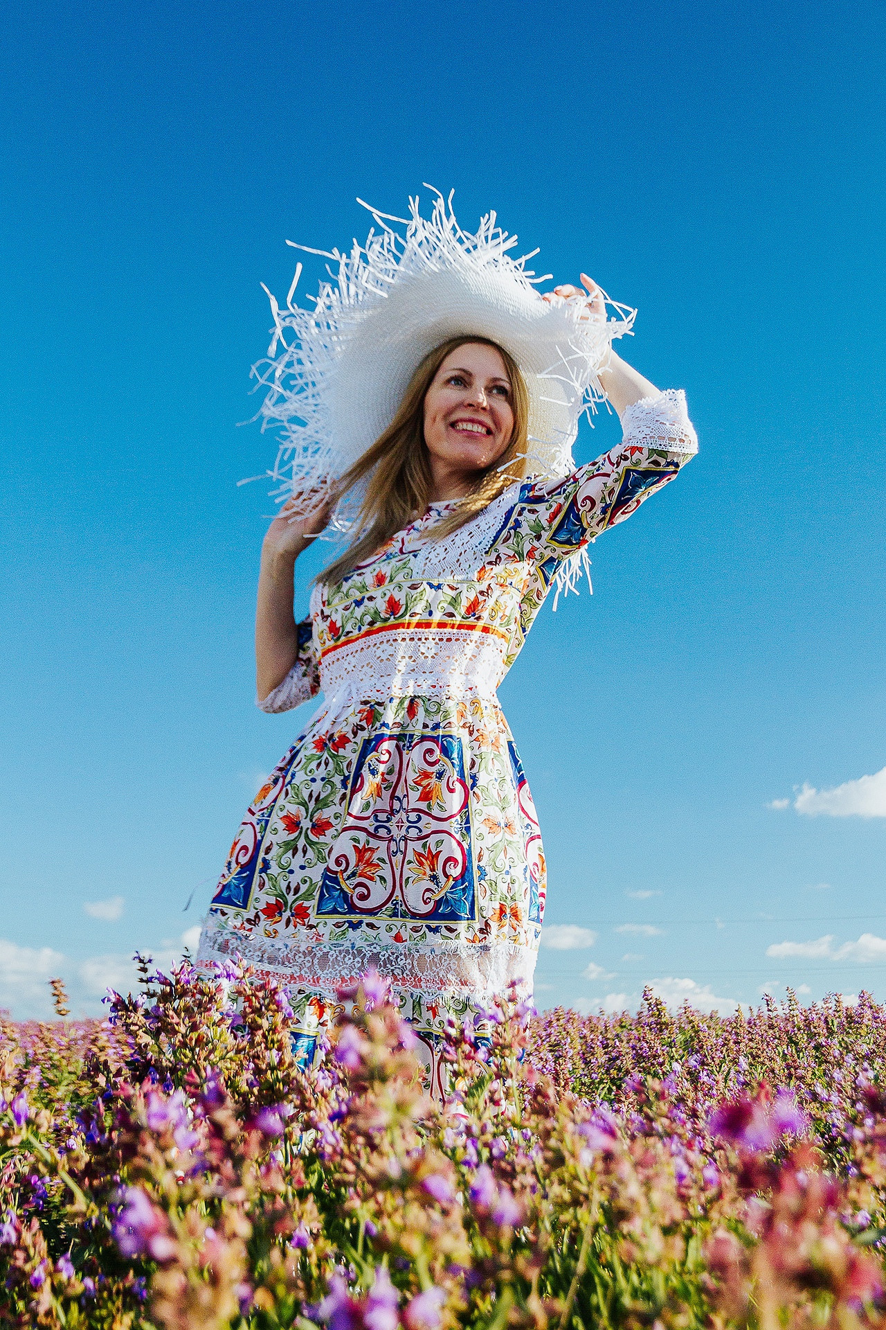 12 июня 2021 | Показ Crimean Fashion Week шалфейном поле. Фотограф Антон Катунин | Симферополь