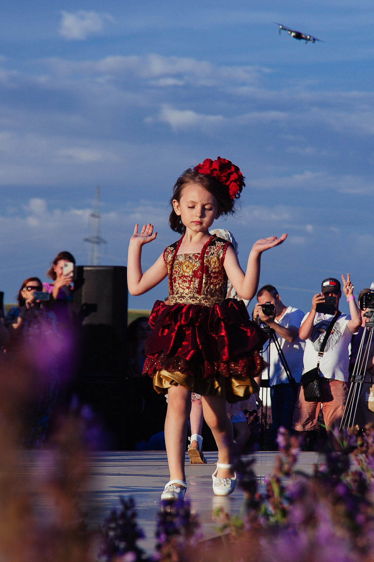 12 июня 2021 | Показ Crimean Fashion Week шалфейном поле. Фотограф Антон Катунин | Симферополь