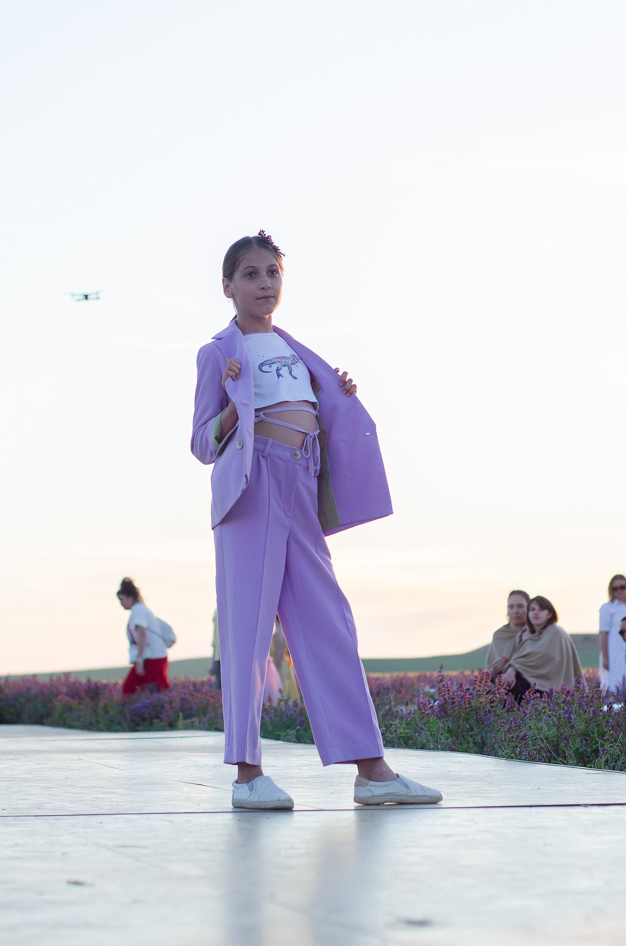 12 июня 2021 | Показ Crimean Fashion Week шалфейном поле. Фотограф Антон Катунин | Симферополь