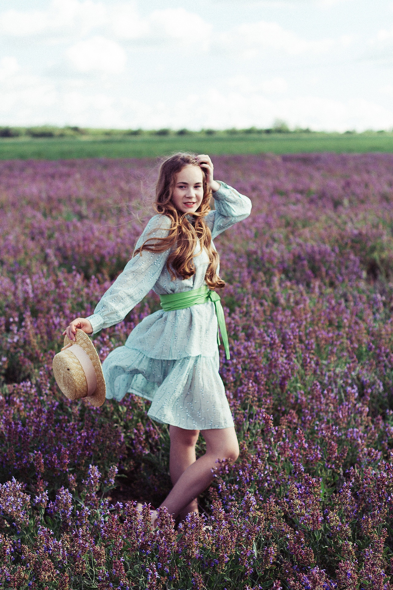 12 июня 2021 | Показ Crimean Fashion Week шалфейном поле. Фотограф Антон Катунин | Симферополь