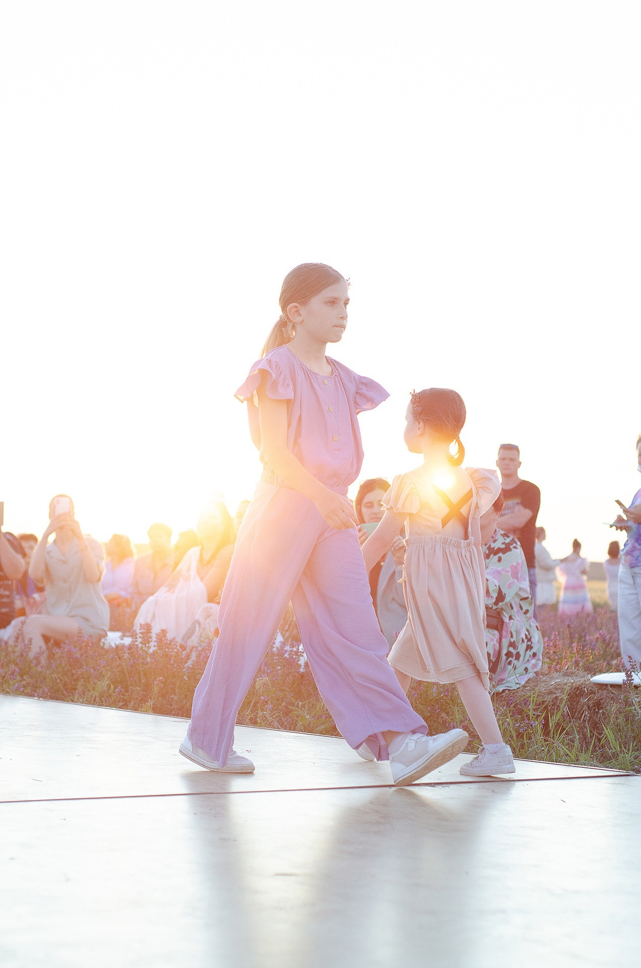 12 июня 2021 | Показ Crimean Fashion Week шалфейном поле. Фотограф Антон Катунин | Симферополь