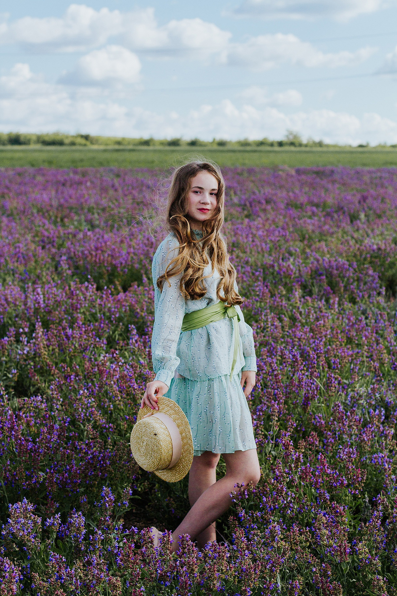 12 июня 2021 | Показ Crimean Fashion Week шалфейном поле. Фотограф Антон Катунин | Симферополь