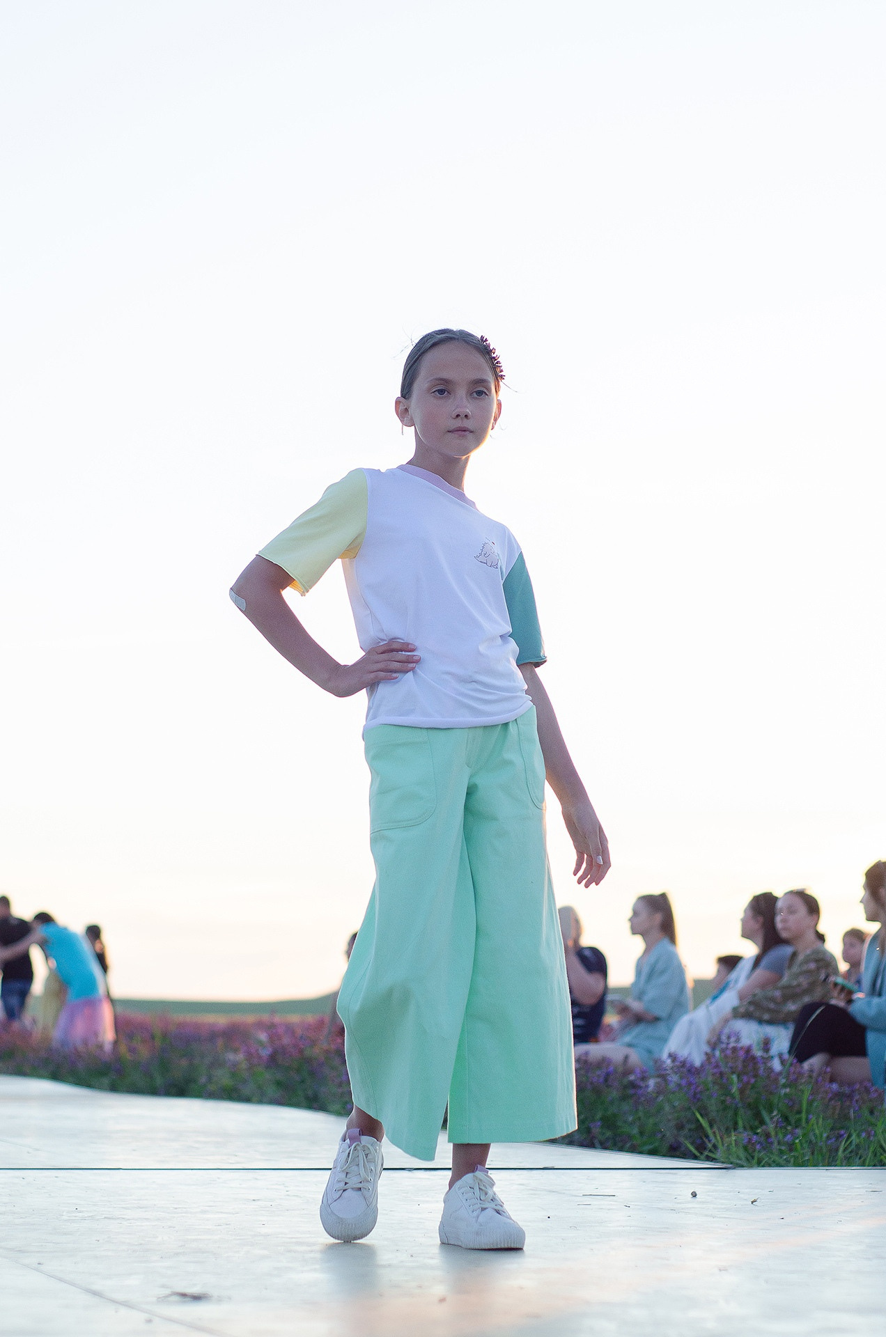 12 июня 2021 | Показ Crimean Fashion Week шалфейном поле. Фотограф Антон Катунин | Симферополь