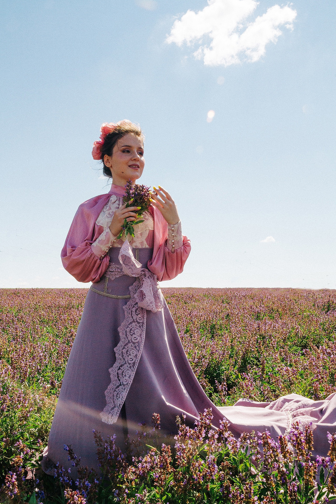 12 июня 2021 | Показ Crimean Fashion Week шалфейном поле. Фотограф Антон Катунин | Симферополь