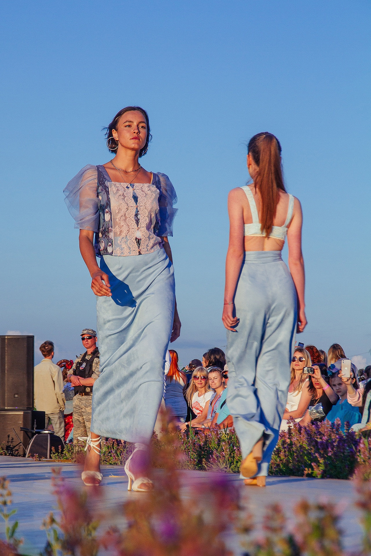 12 июня 2021 | Показ Crimean Fashion Week шалфейном поле. Фотограф Антон Катунин | Симферополь