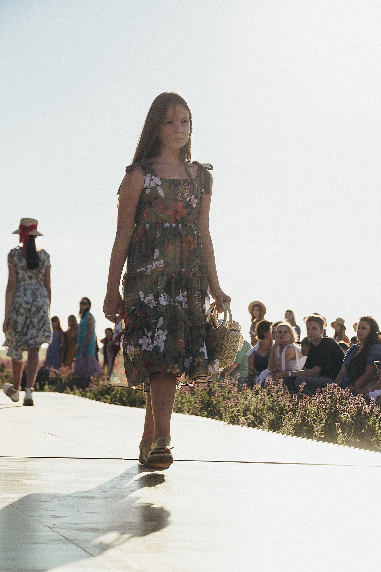 12 июня 2021 | Показ Crimean Fashion Week шалфейном поле. Фотограф Антон Катунин | Симферополь