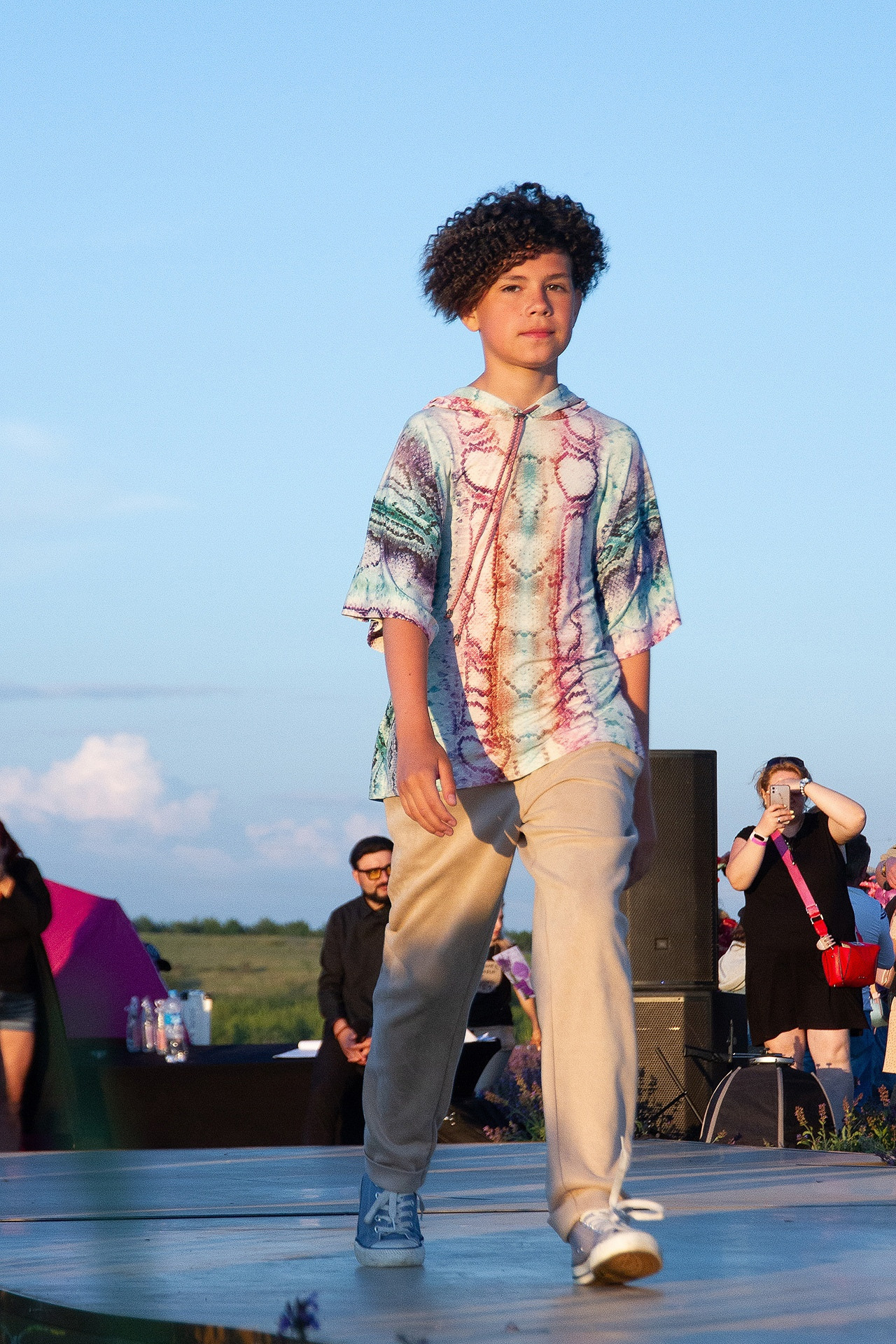 12 июня 2021 | Показ Crimean Fashion Week шалфейном поле. Фотограф Антон Катунин | Симферополь