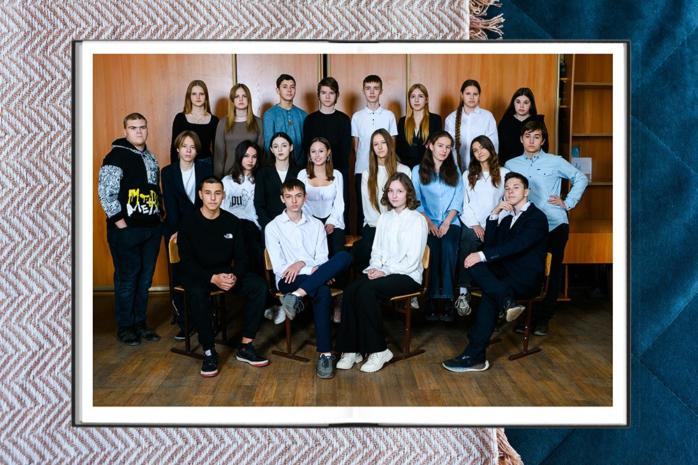 Выпускной альбом для 9 и 11 классов. Белый с цитатами. Студия выпускных альбомов Ольги Галкиной. Томск