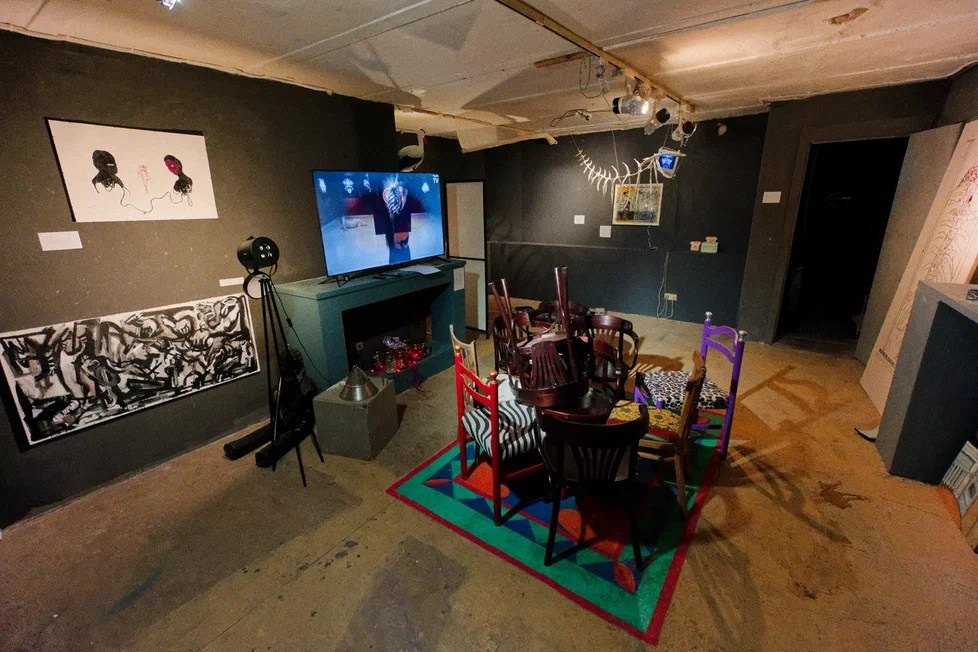 Пороги. Елизавета Иванова — независимый куратор, культуролог, исследователь художественных практик, художник