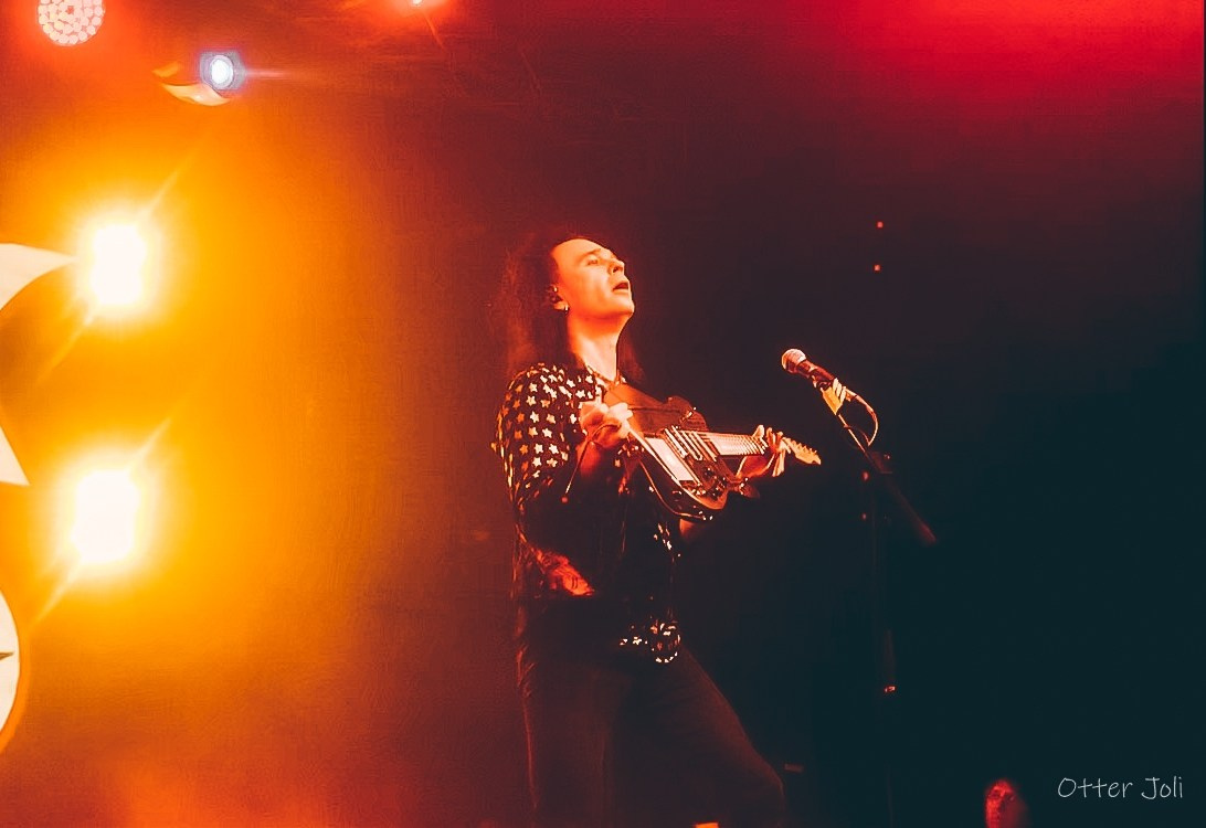 Screens. Концертный репортёр Валерия Сафина