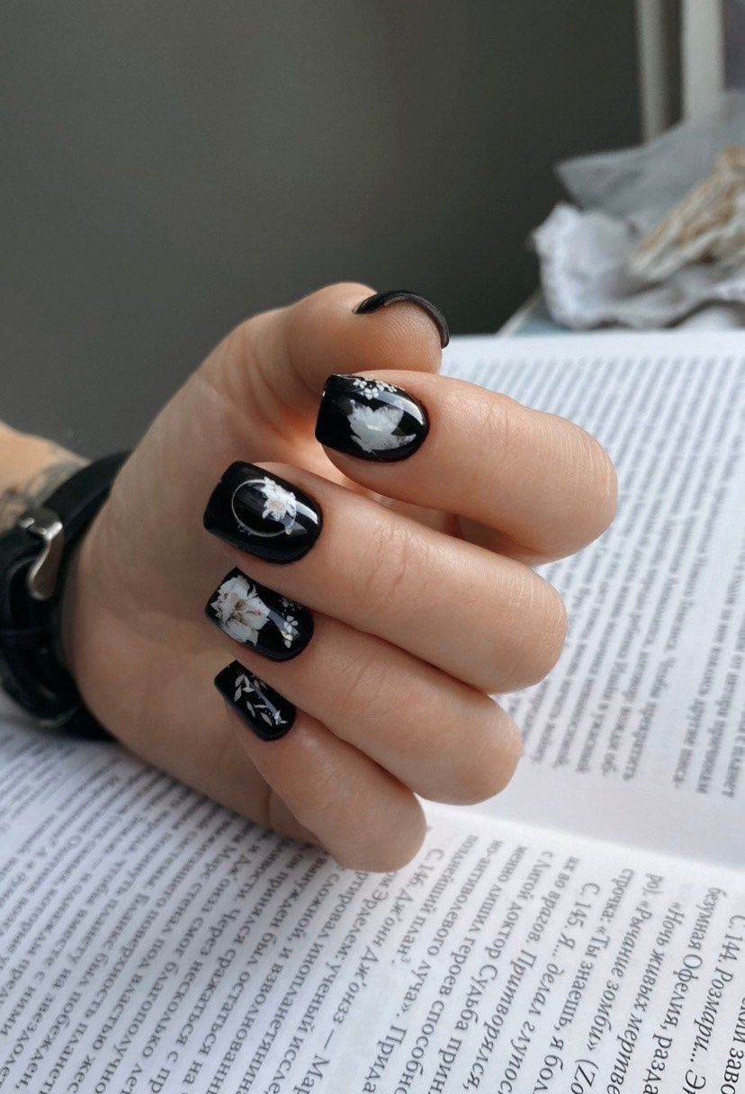 Стильный маникюр Севастополь