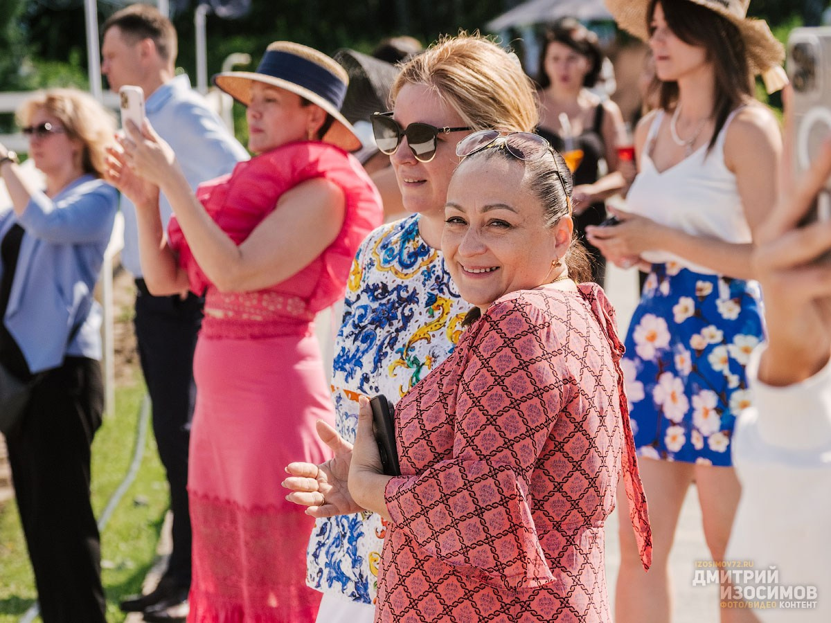 Скачки фаворитов 2024