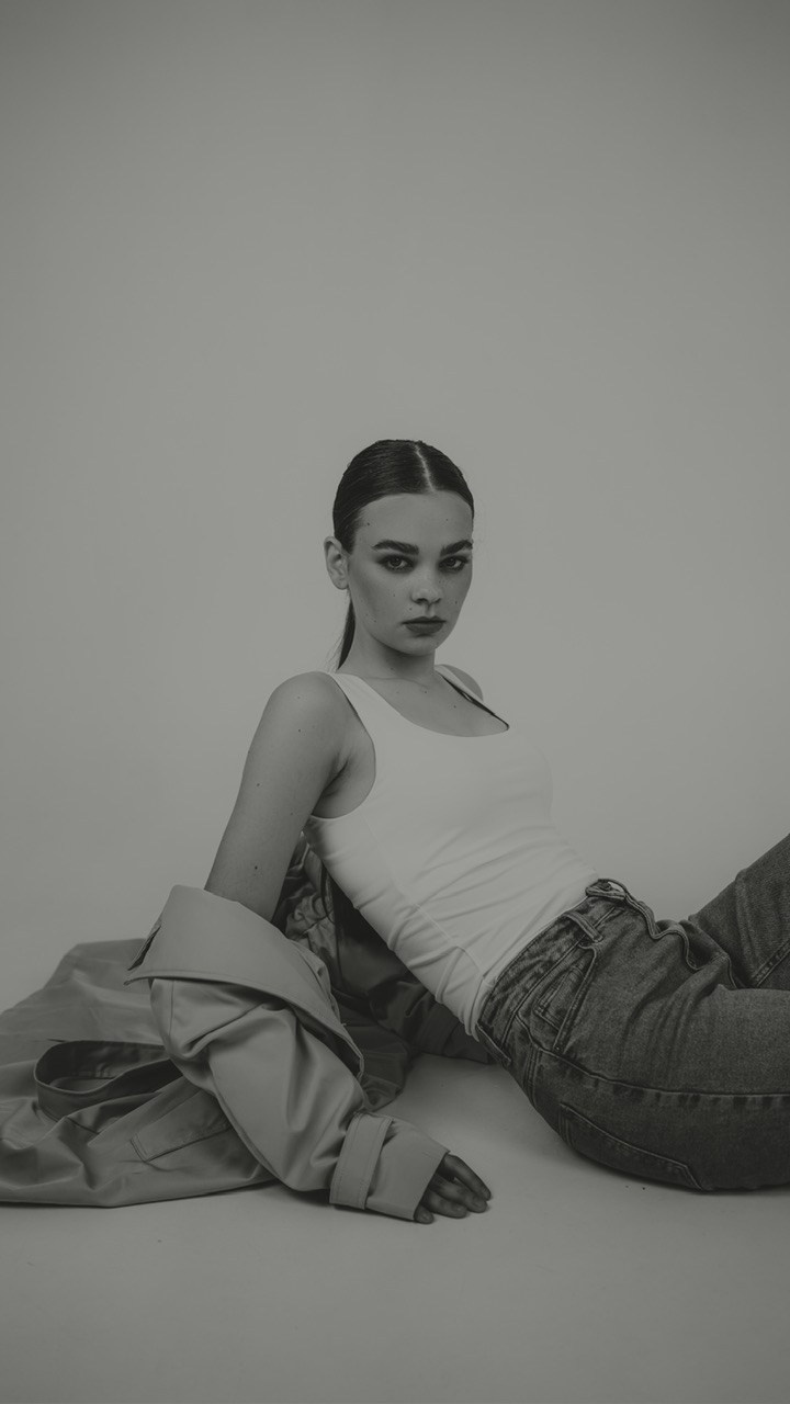 Черно-белая фотосессия на циклораме в фотостудии Новочеркасска «Рафинад». Свадебный фотограф в Ростове-на-Дону. Таинство Крещения и Венчания, семейные фотосессии. Алёна Чёботова