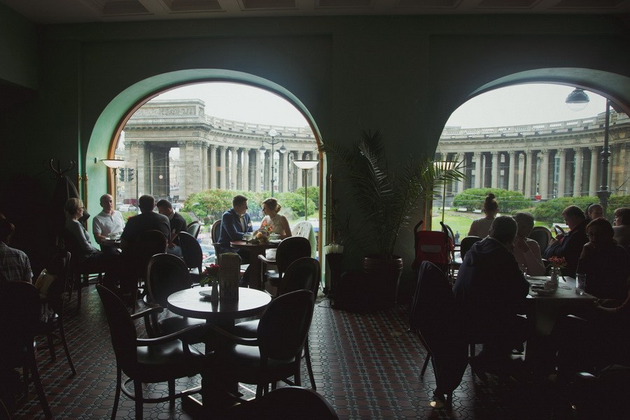 Свадебная прогулка по Санкт-Петербургу. Фотограф крещение венчание в Петербурге! Помогает подобрать храм и посоветовал душевного батюшку в СПб