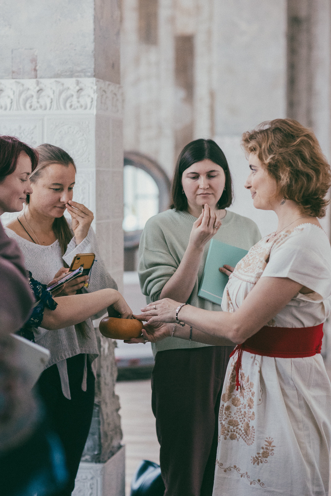 МК по пеленанию ребозо. Семейный домашний фотограф Москва Зеленоград Настя Маркова