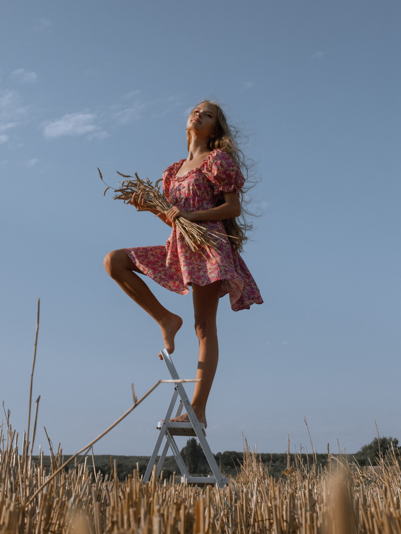 Женский портрет. Online-Foto überall auf der Welt. Fotoabstraktionen für Ihr Interieur