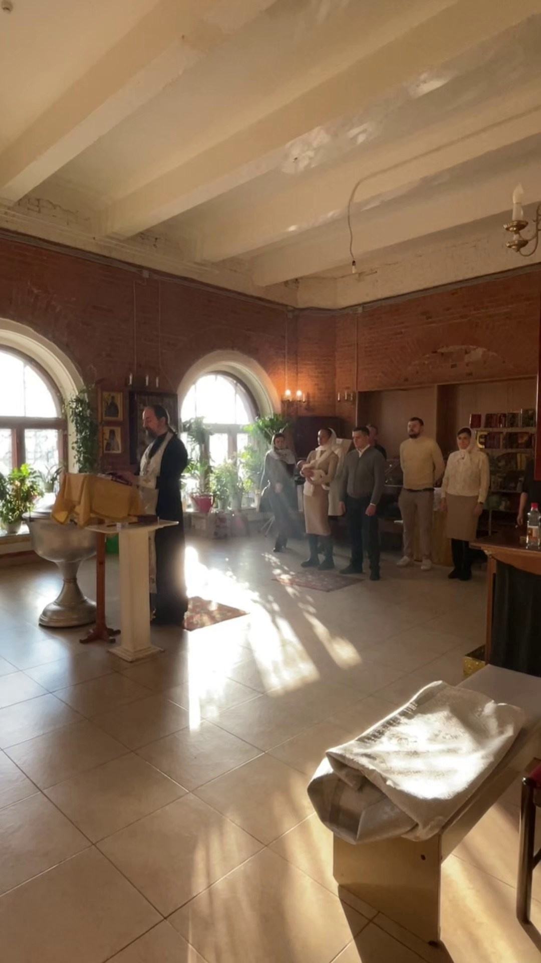 Крещение Михаила. Собор Всемилостивого Спаса Скорбященского монастыря. Фотограф на роды в Москве. Фото и видео родов. Фотопроект «Продолжение рода»