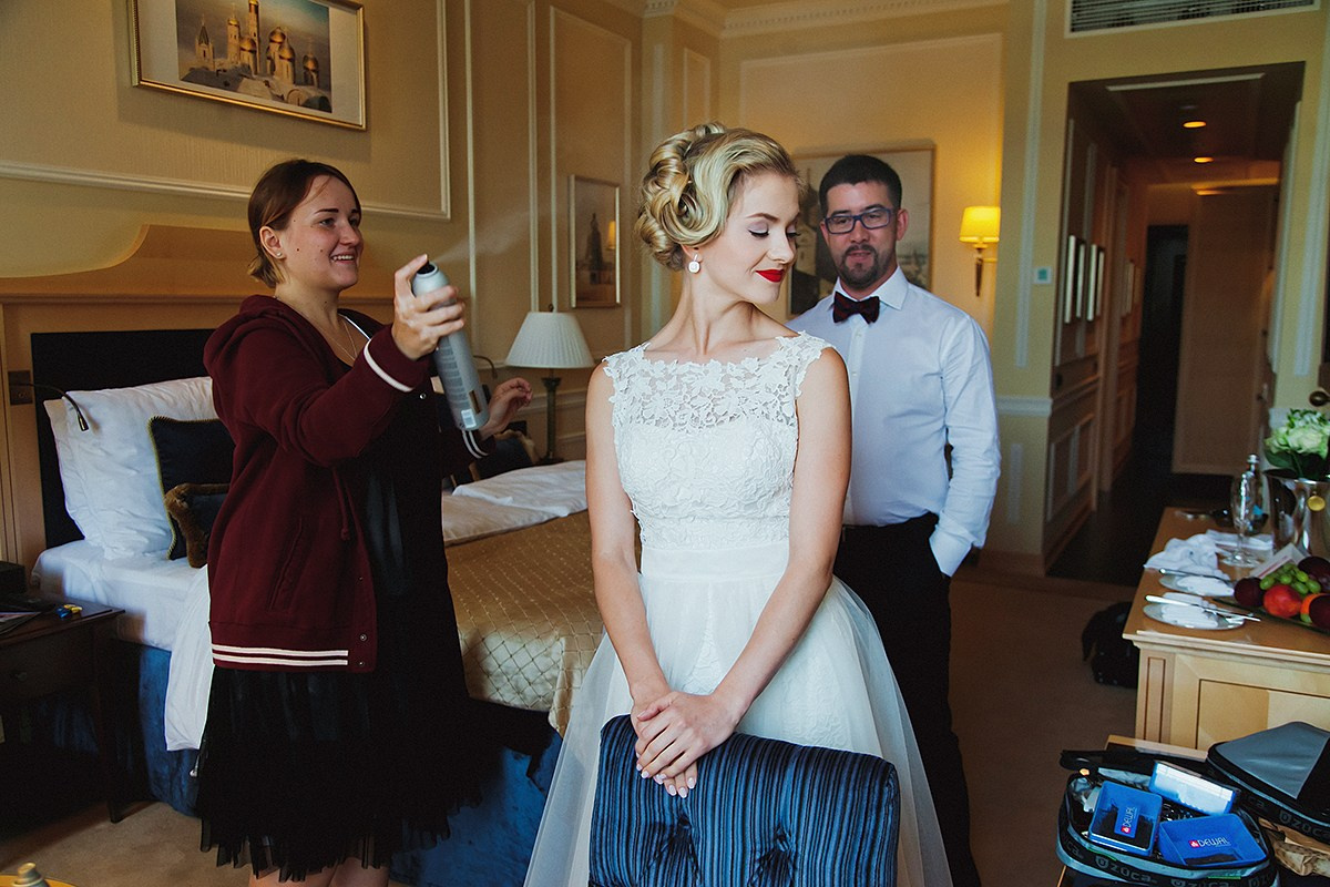 Москва. Свадебная романтическая прогулка Лены и Эндрю. Фотограф крещение венчание в Петербурге! Помогает подобрать храм и посоветовал душевного батюшку в СПб