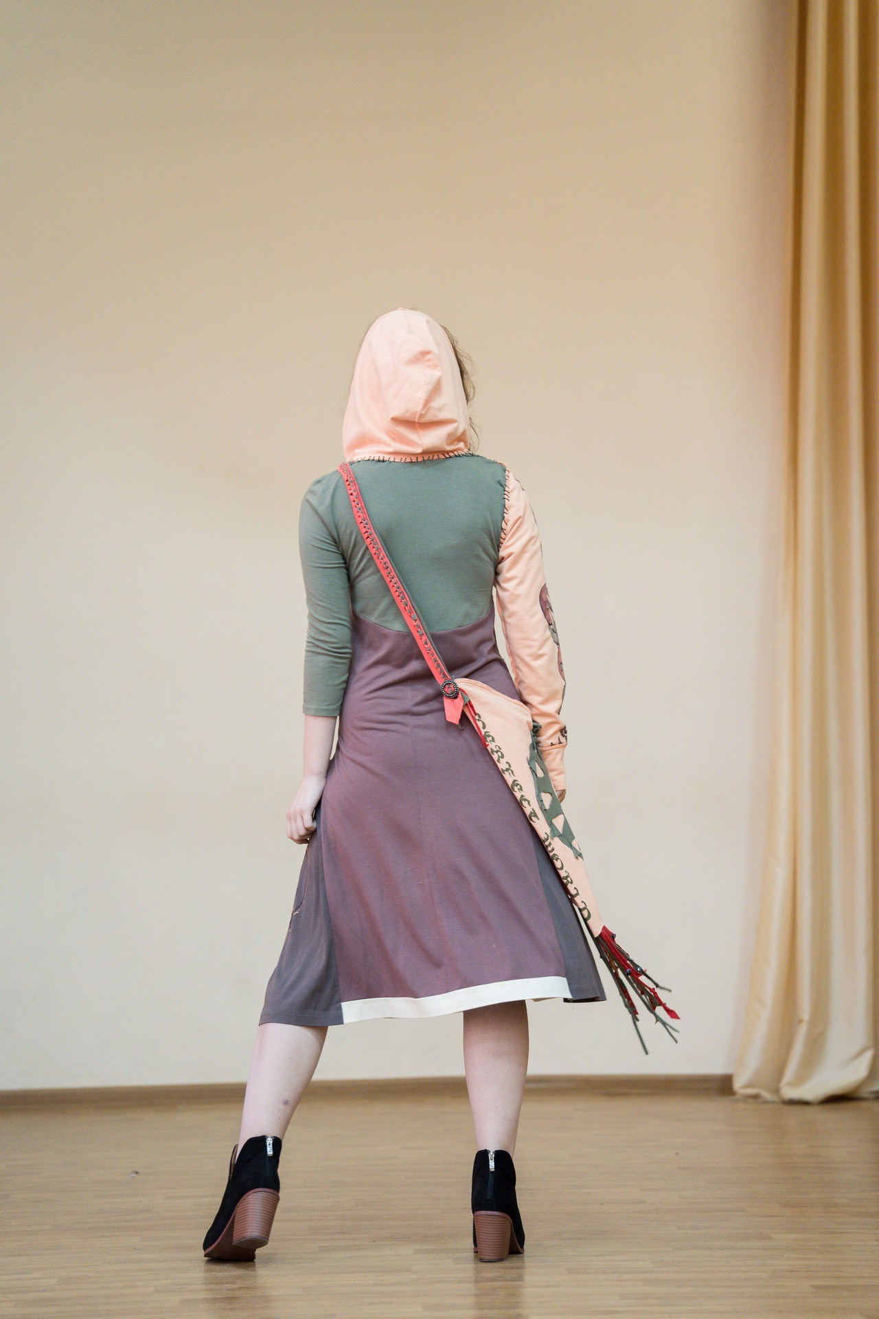 Царскосельский кутюрье. Репортажная съёмка в Санкт-Петербурге, Константин Петров