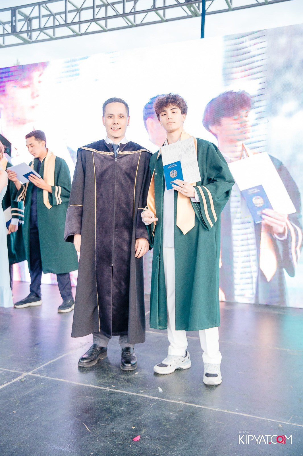 ВРУЧЕНИЕ ДИПЛОМОВ — НАРХОЗ КОЛЛЕДЖ. Part 4. КИПЯТКОМ АЛМАТЫ!