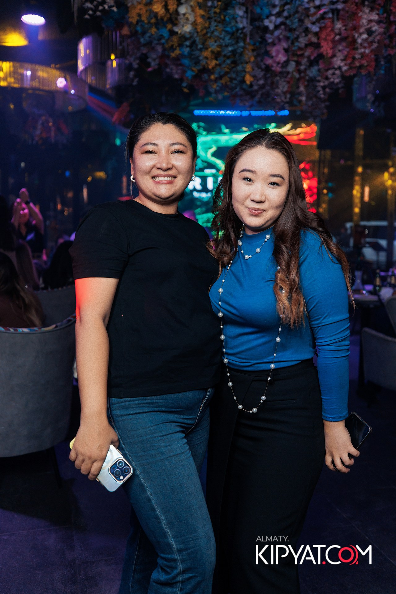 FRIENDS BAR & TERRACE. КИПЯТКОМ АЛМАТЫ! Фотосъемка мероприятий в Алматы