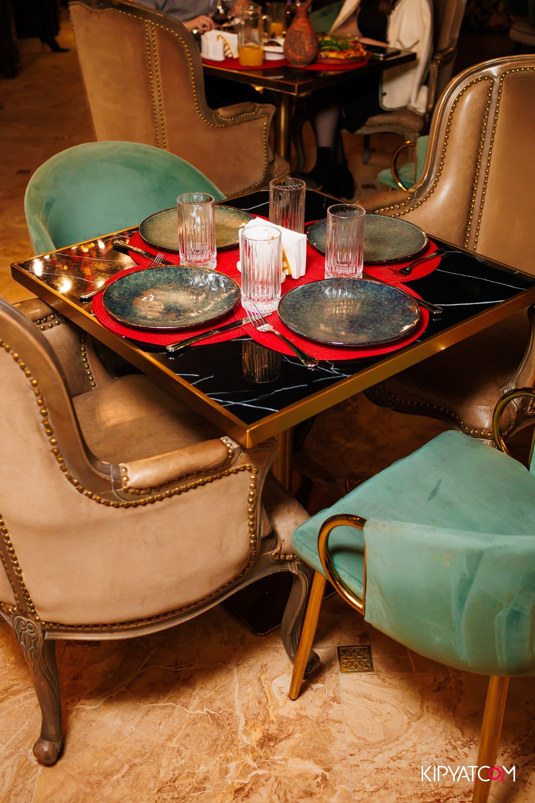 РЕСТОРАН ALAZANI. КИПЯТКОМ АЛМАТЫ!