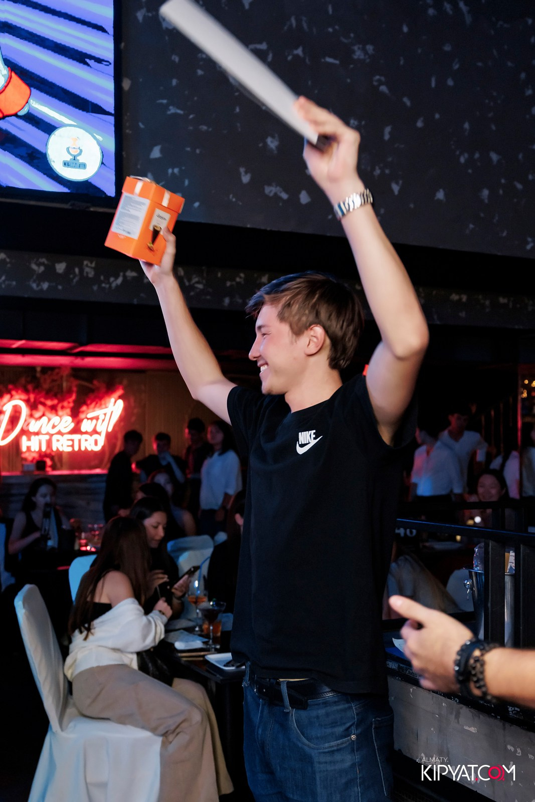 МУЗЫКАЛЬНОЕ ЛОТО В HIT RETRO. КИПЯТКОМ АЛМАТЫ!