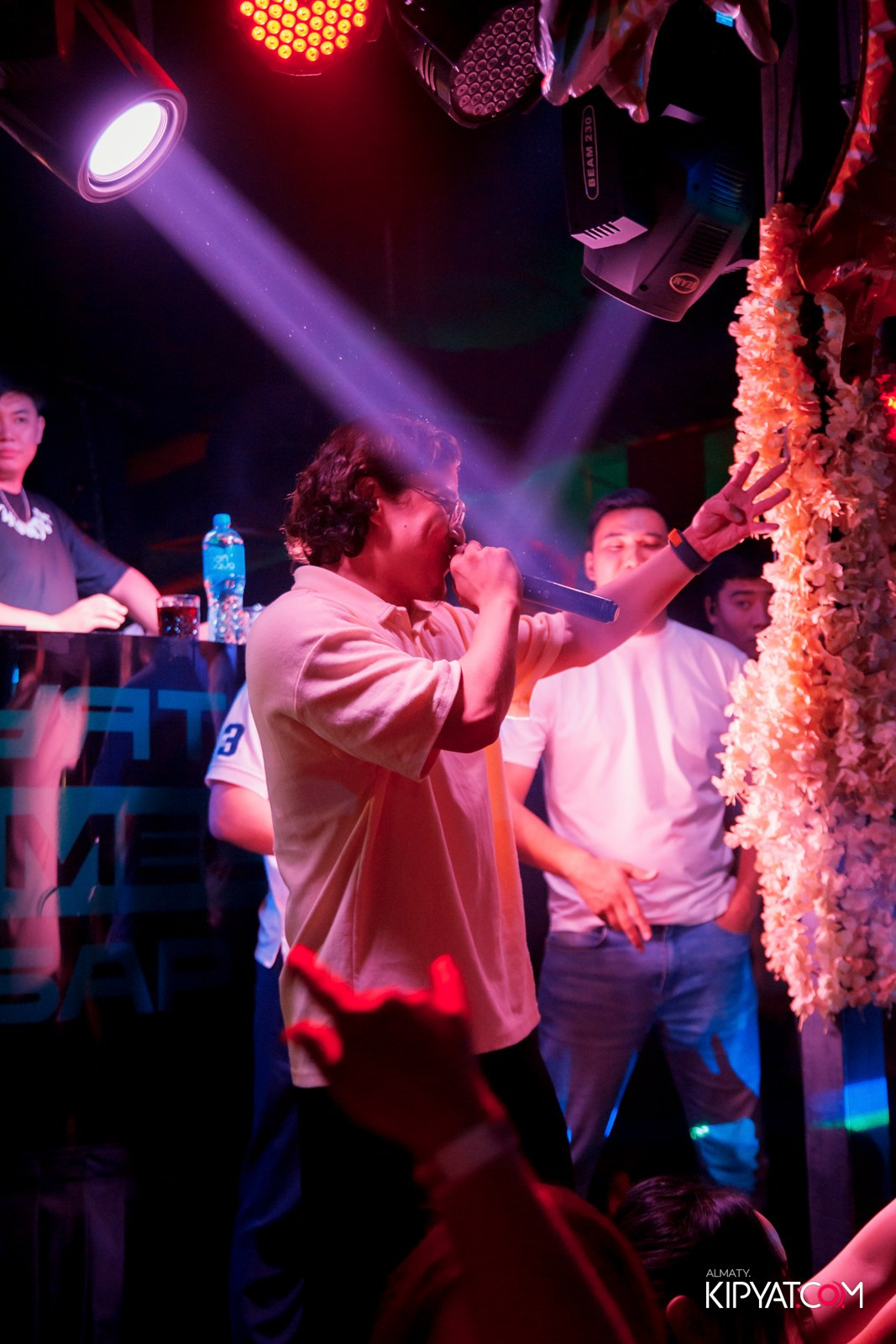 UYAT EMES BAR. КИПЯТКОМ АЛМАТЫ!