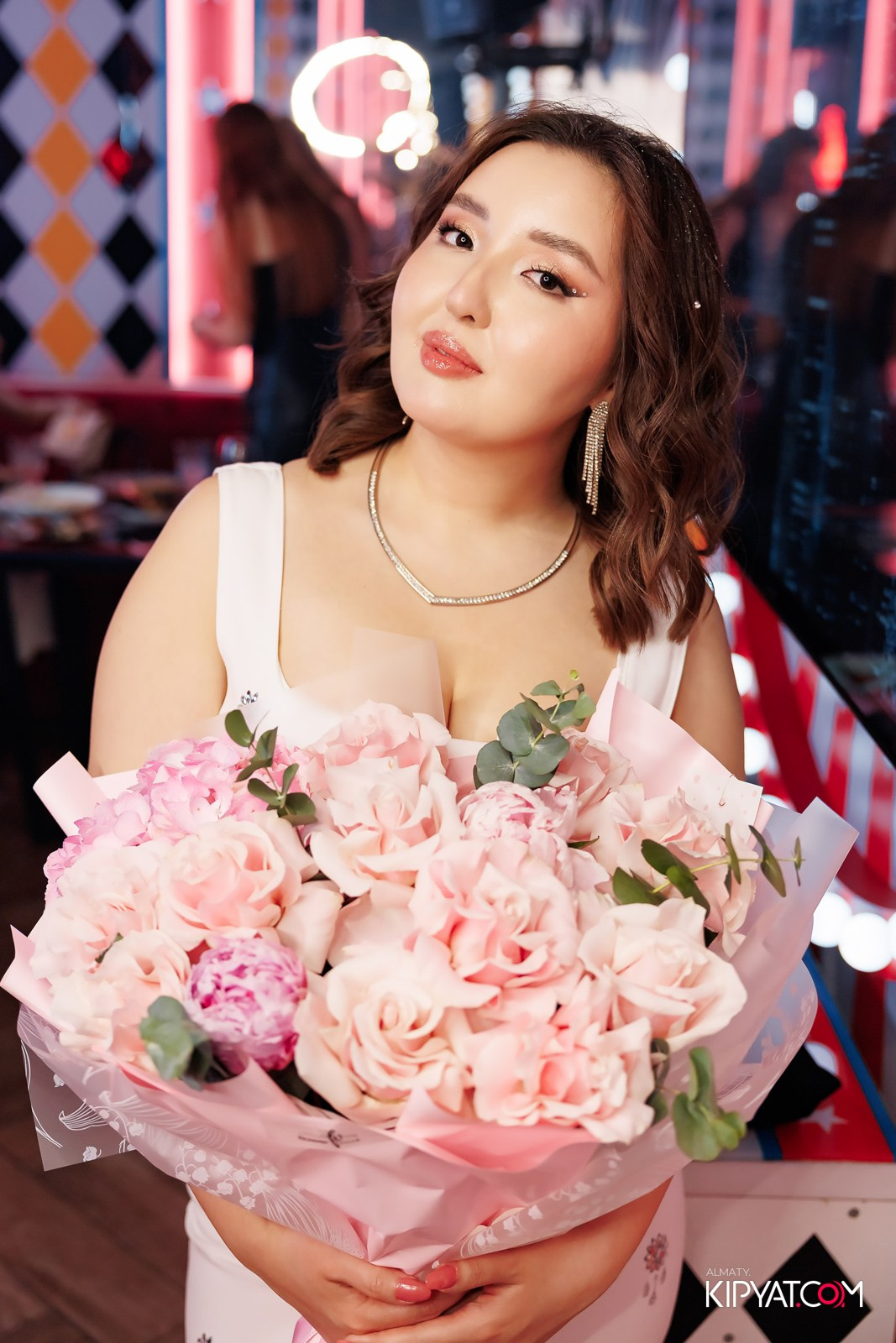 ЗАЯ, НА БИС. КИПЯТКОМ АЛМАТЫ!