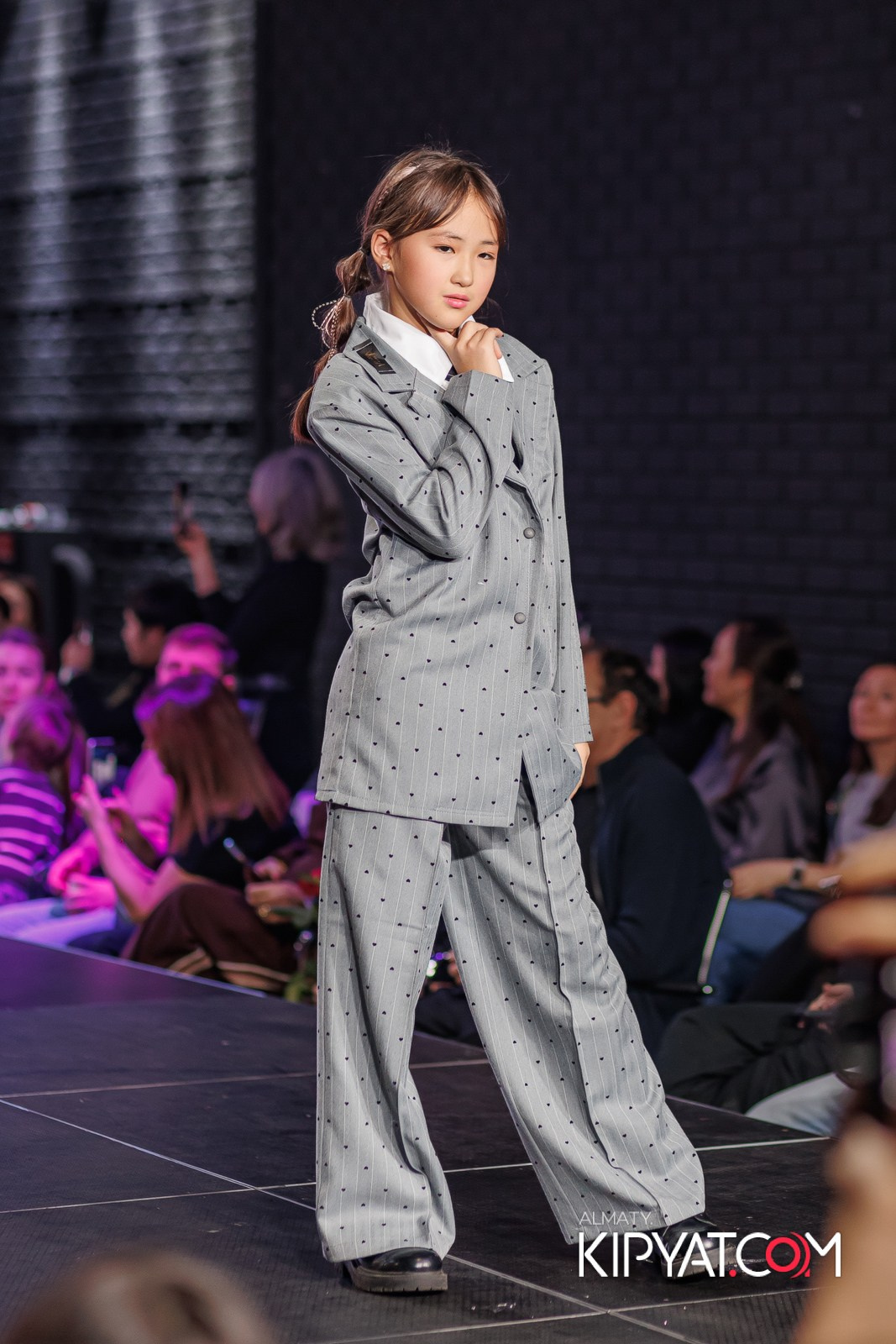 JUNIOR MODELS SHOW В РАМКАХ БЛАГОТВОРИТЕЛЬНОГО ПРОЕКТА МОДА ЗА СЧАСТЬЕ ДЕТЕЙ. КИПЯТКОМ АЛМАТЫ!