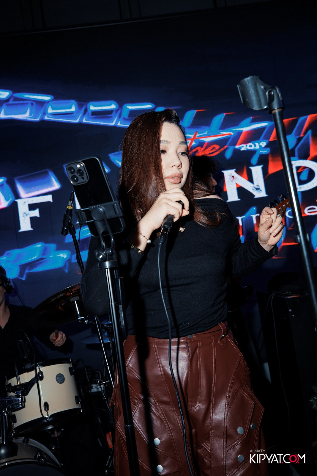 FRIENDS BAR & TERRACE. КИПЯТКОМ АЛМАТЫ!