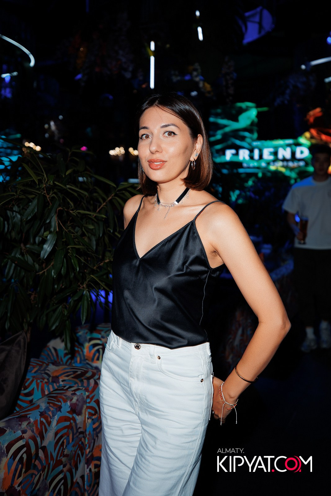 FRIENDS BAR & TERRACE. КИПЯТКОМ АЛМАТЫ!