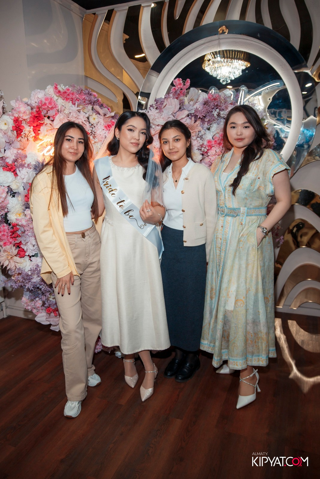 УХО И МЕДВЕДЬ НА КУРМАНГАЗЫ. КИПЯТКОМ АЛМАТЫ! Фотосъемка мероприятий в Алматы