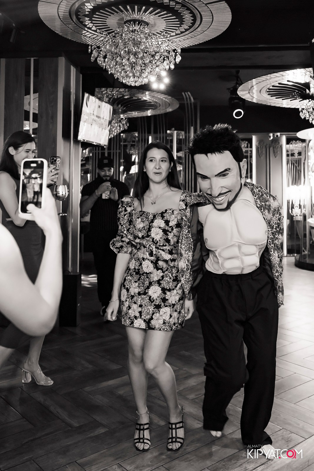 ЗАЯ, НА БИС. КИПЯТКОМ АЛМАТЫ!