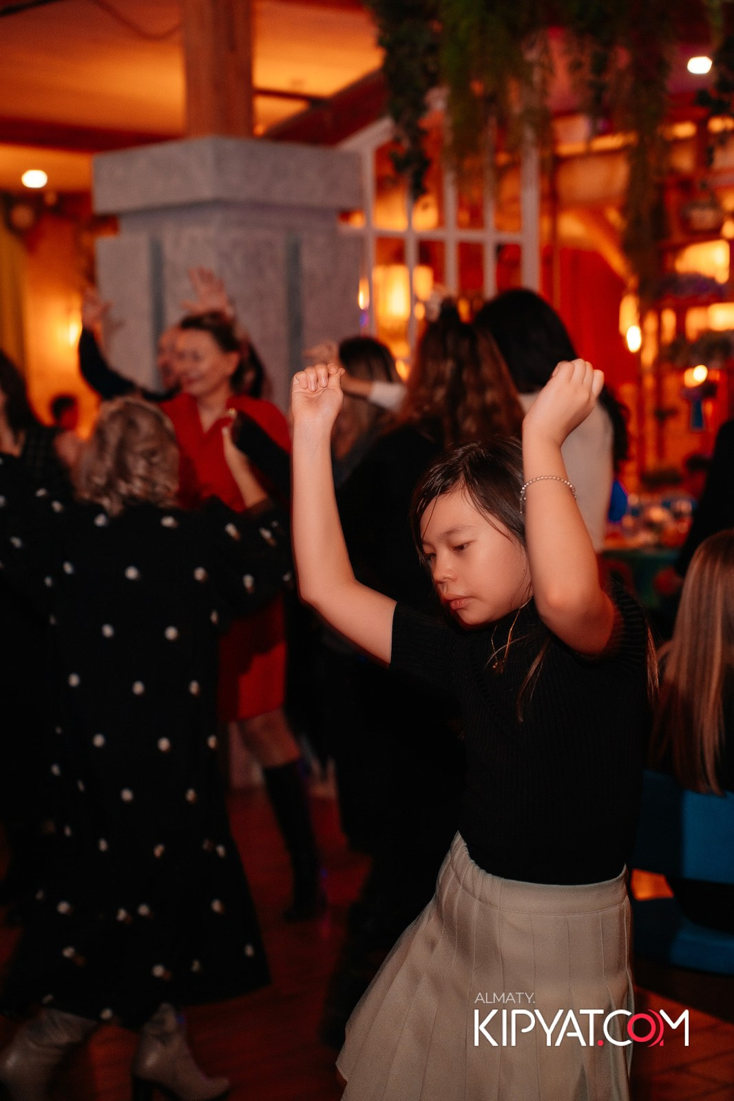 ГРУЗИНСКИЙ ДВОР НА КАБАНБАЙ БАТЫРА. КИПЯТКОМ АЛМАТЫ!