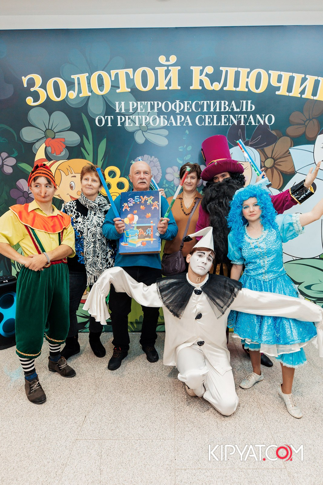 ЗОЛОТОЙ КЛЮЧИК И РЕТРОФЕСТИВАЛЬ ОТ РЕСТОБАРА CELENTANO. КИПЯТКОМ АЛМАТЫ!