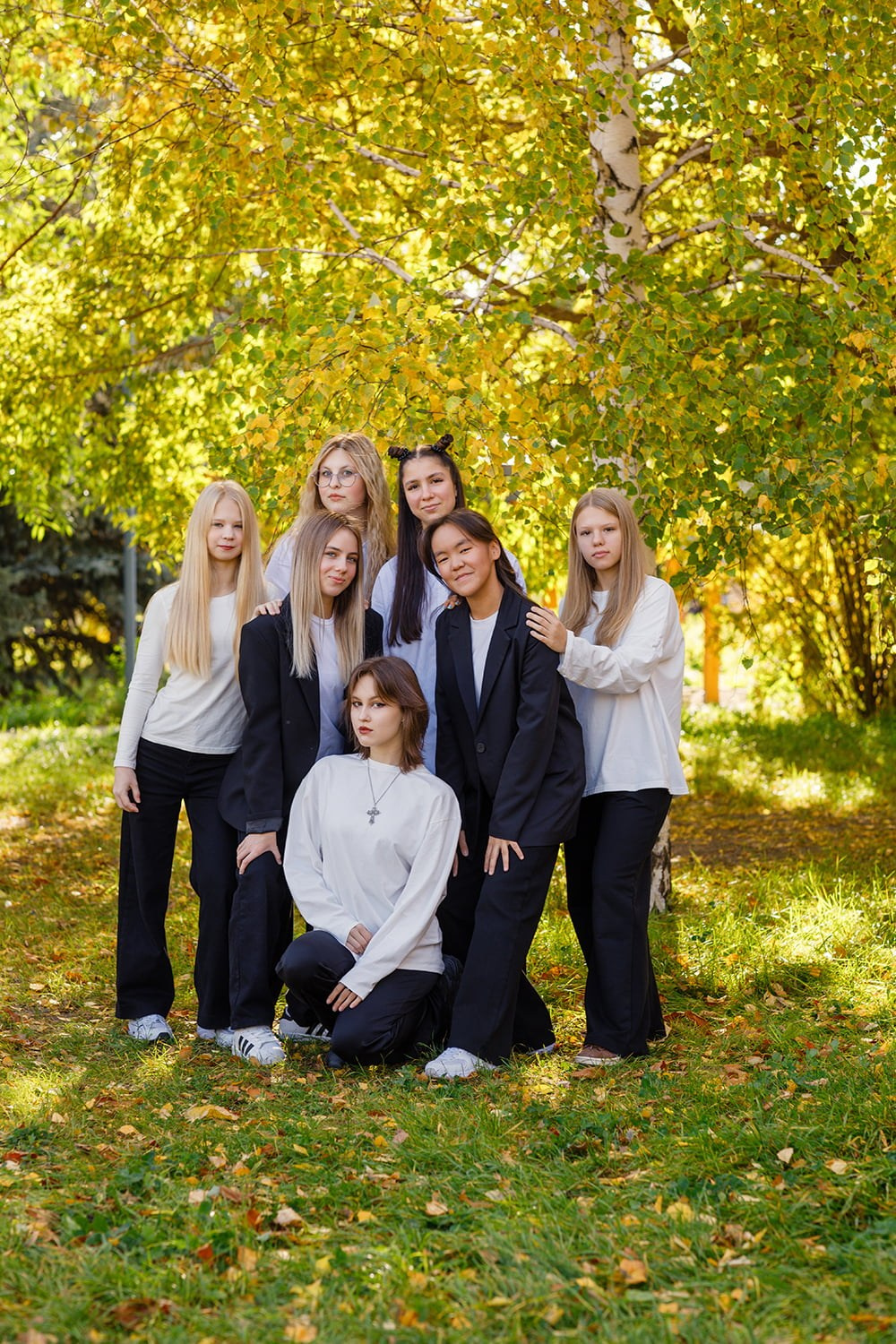 Осенняя фотосессия для выпускного альбома 9 класса. СИГМА | Студия выпускных альбомов Красноярск