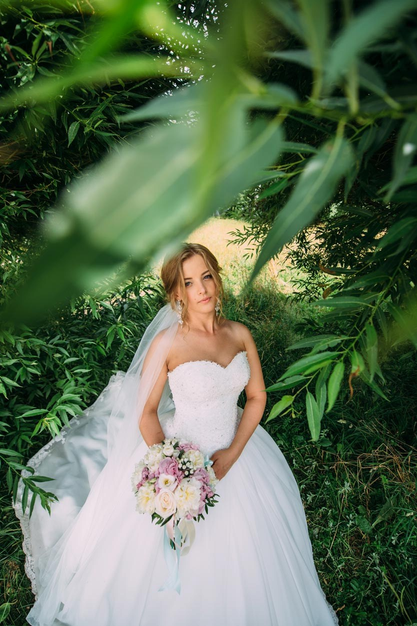 Свадебный фотограф в Иваново Александр Кондаков | Живые эмоции. Фотограф для маркетплейсов в Иваново | Съемки одежды и белья