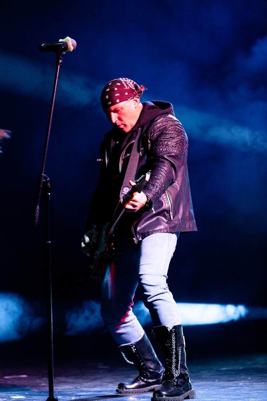 Концерт в Доме культуры. Андрей Кровлин — фотограф в Славянке